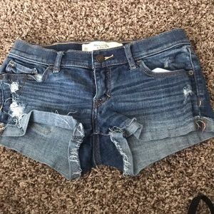 Abercrombie & Fitch Distressed Denim Shorts 00